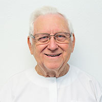 Dr. Robert Riegel
